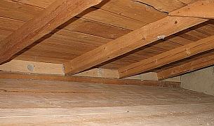 Dachboden mit Zellulose isoliert